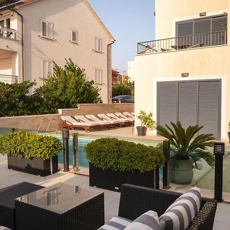 Villa Royale With Shared Pool ฮวาร์ ภายนอก รูปภาพ