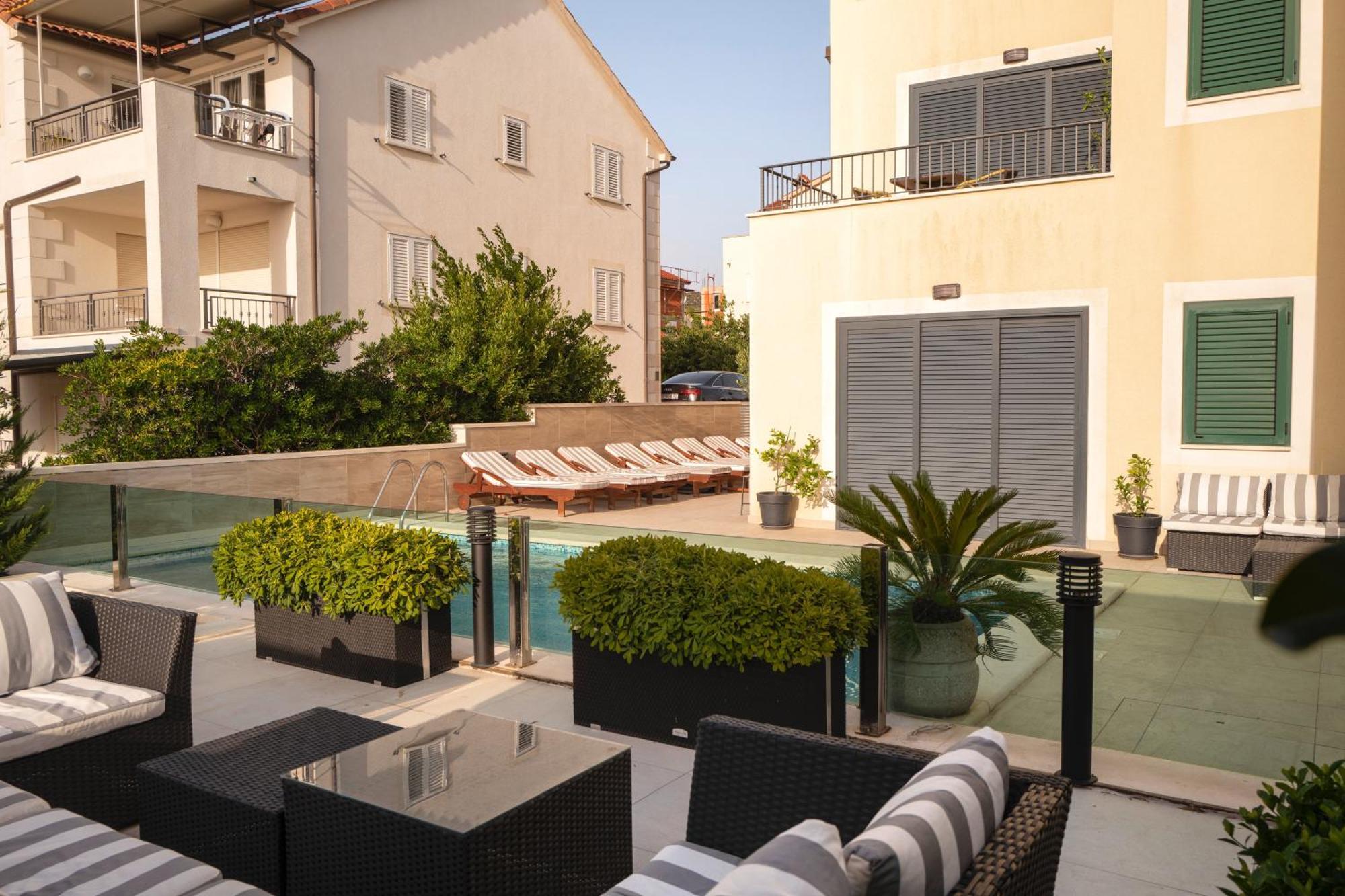 Villa Royale With Shared Pool ฮวาร์ ภายนอก รูปภาพ