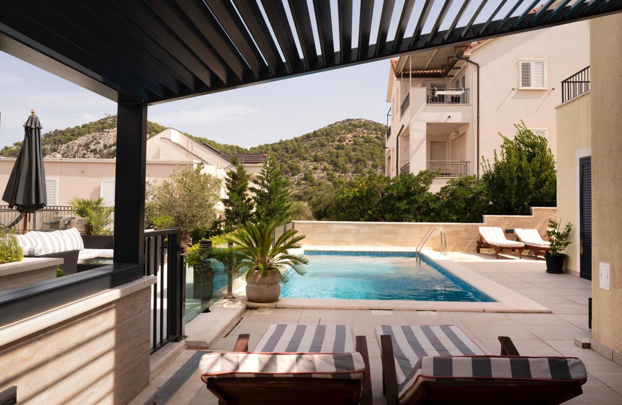 Villa Royale With Shared Pool ฮวาร์ ภายนอก รูปภาพ