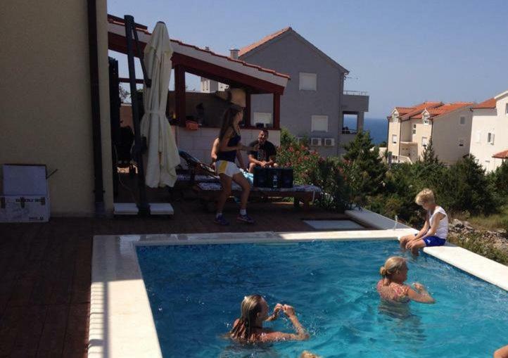 Villa Royale With Shared Pool ฮวาร์ ภายนอก รูปภาพ
